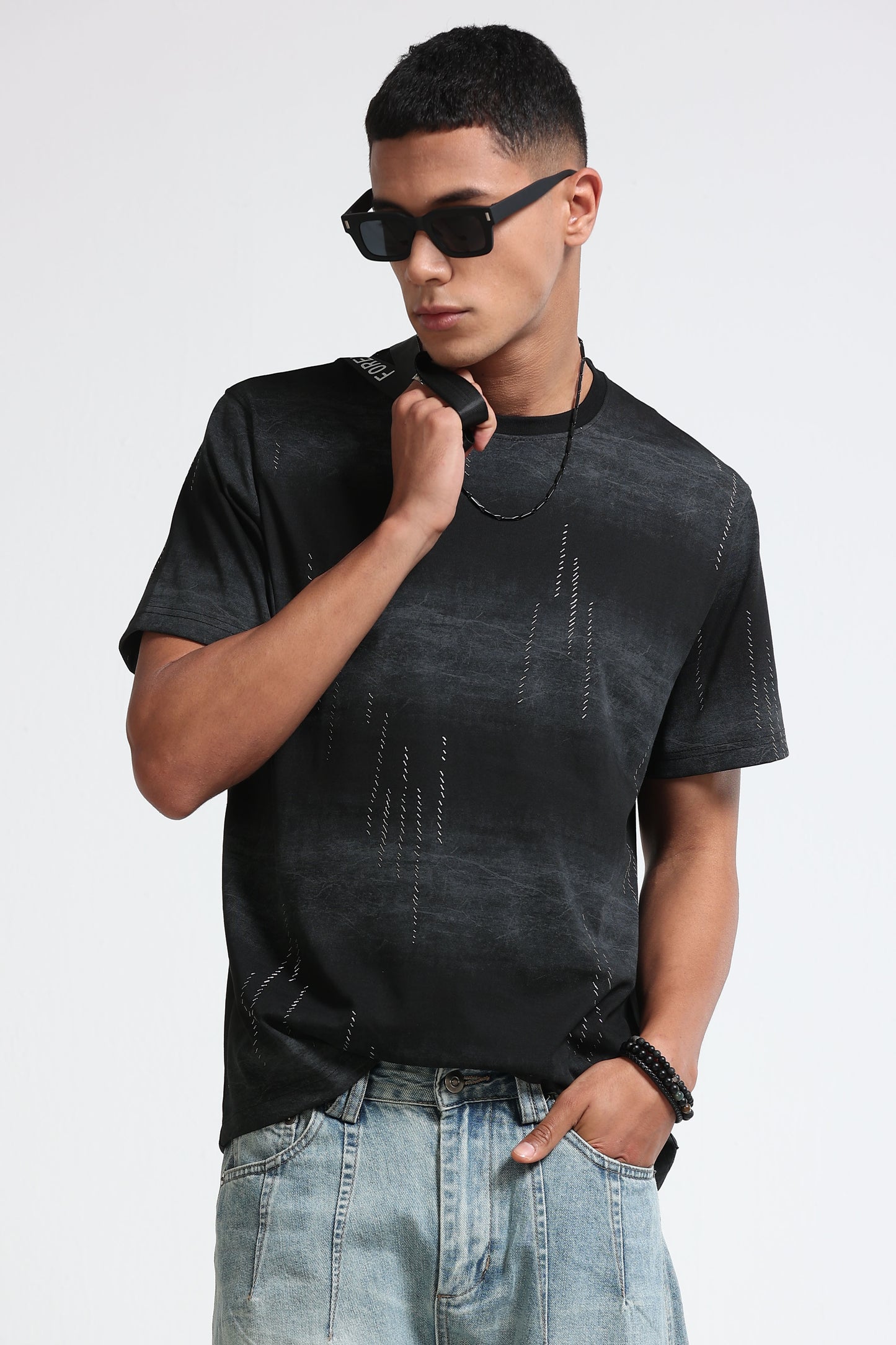 Minimal Textured Crew Neck Black T-Shirt