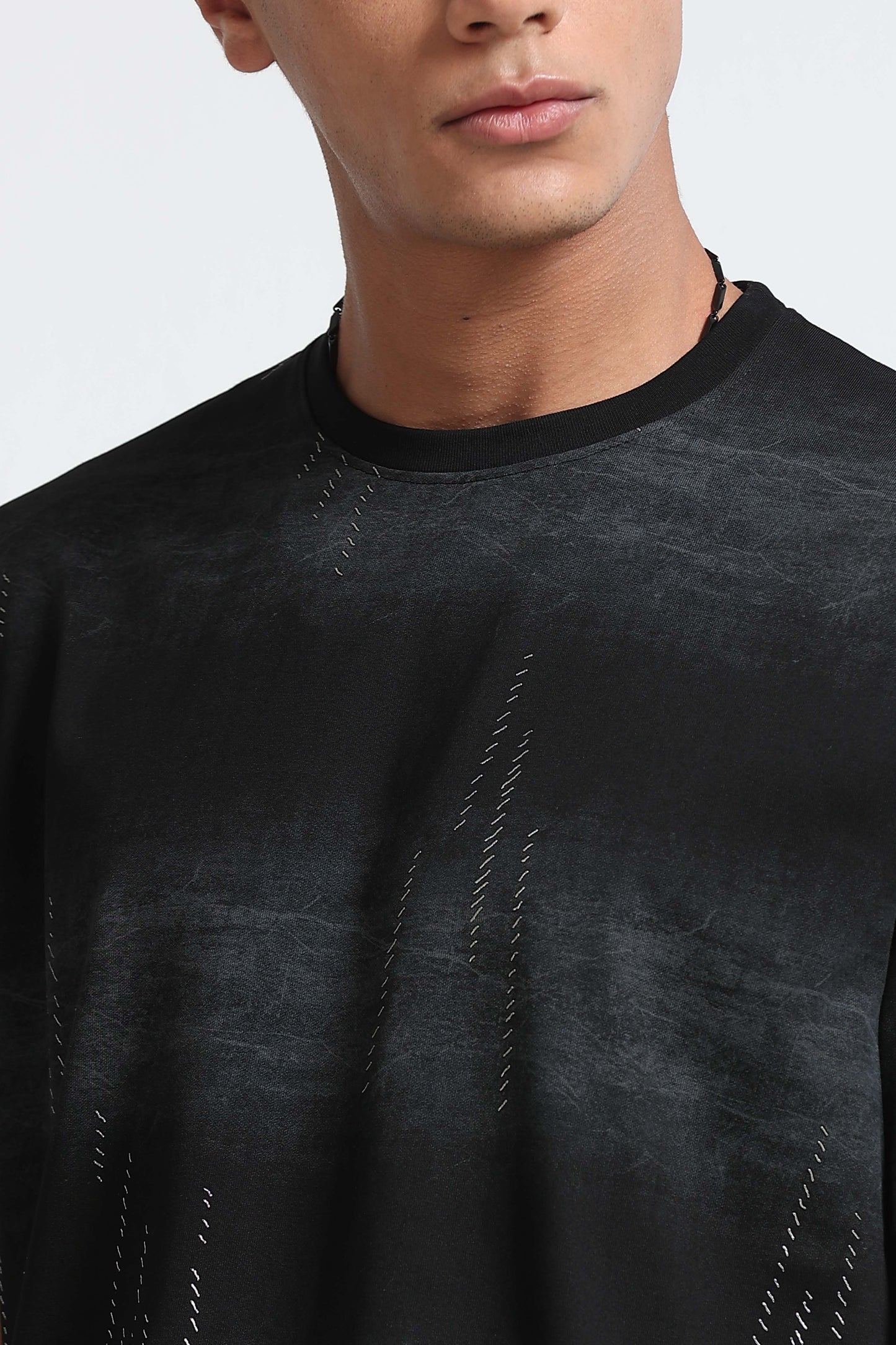 Minimal Textured Crew Neck Black T-Shirt