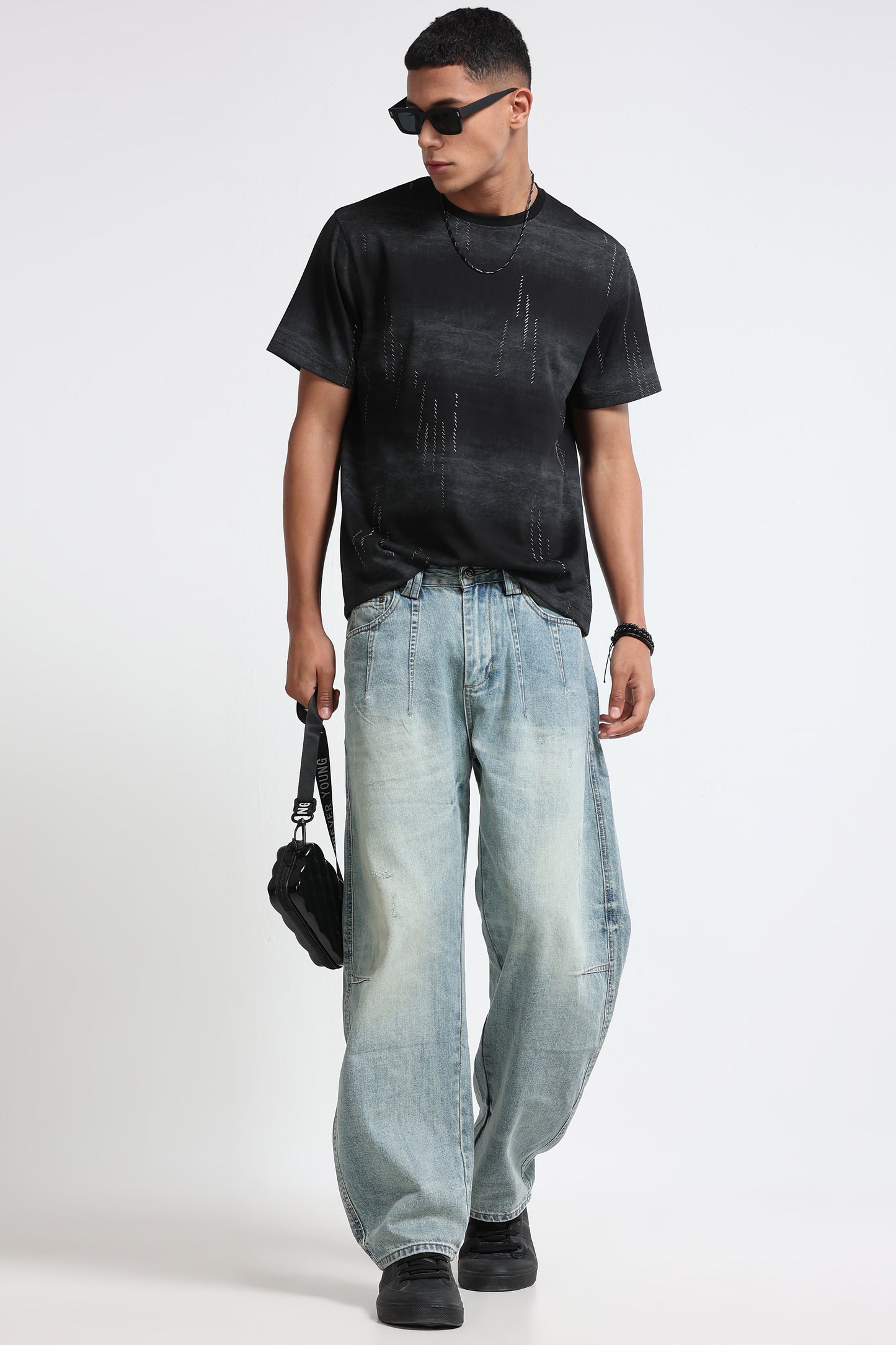 Minimal Textured Crew Neck Black T-Shirt