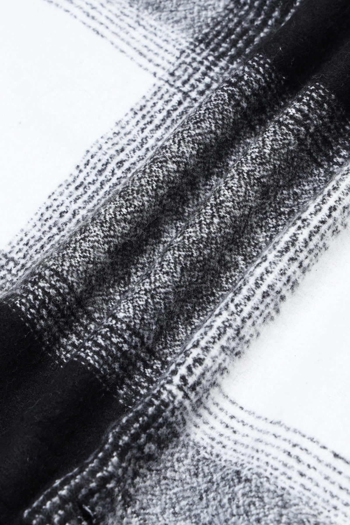 Brushing Checks Flannel Shirt Black White