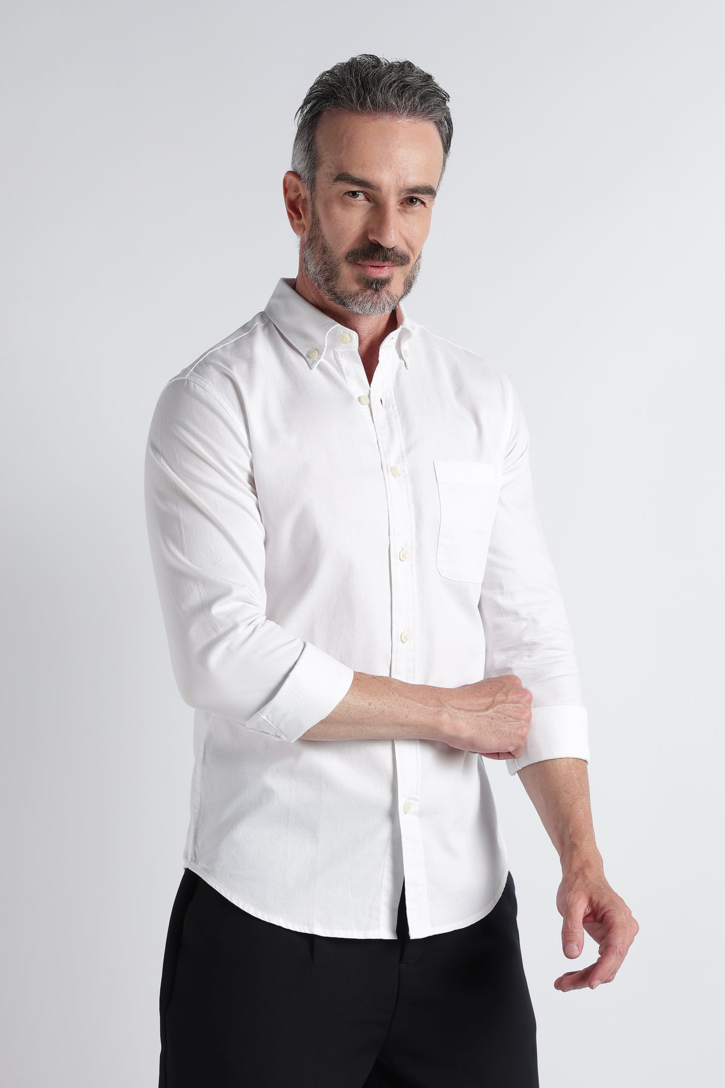White Solid Shirt - Slim Fit Casual
