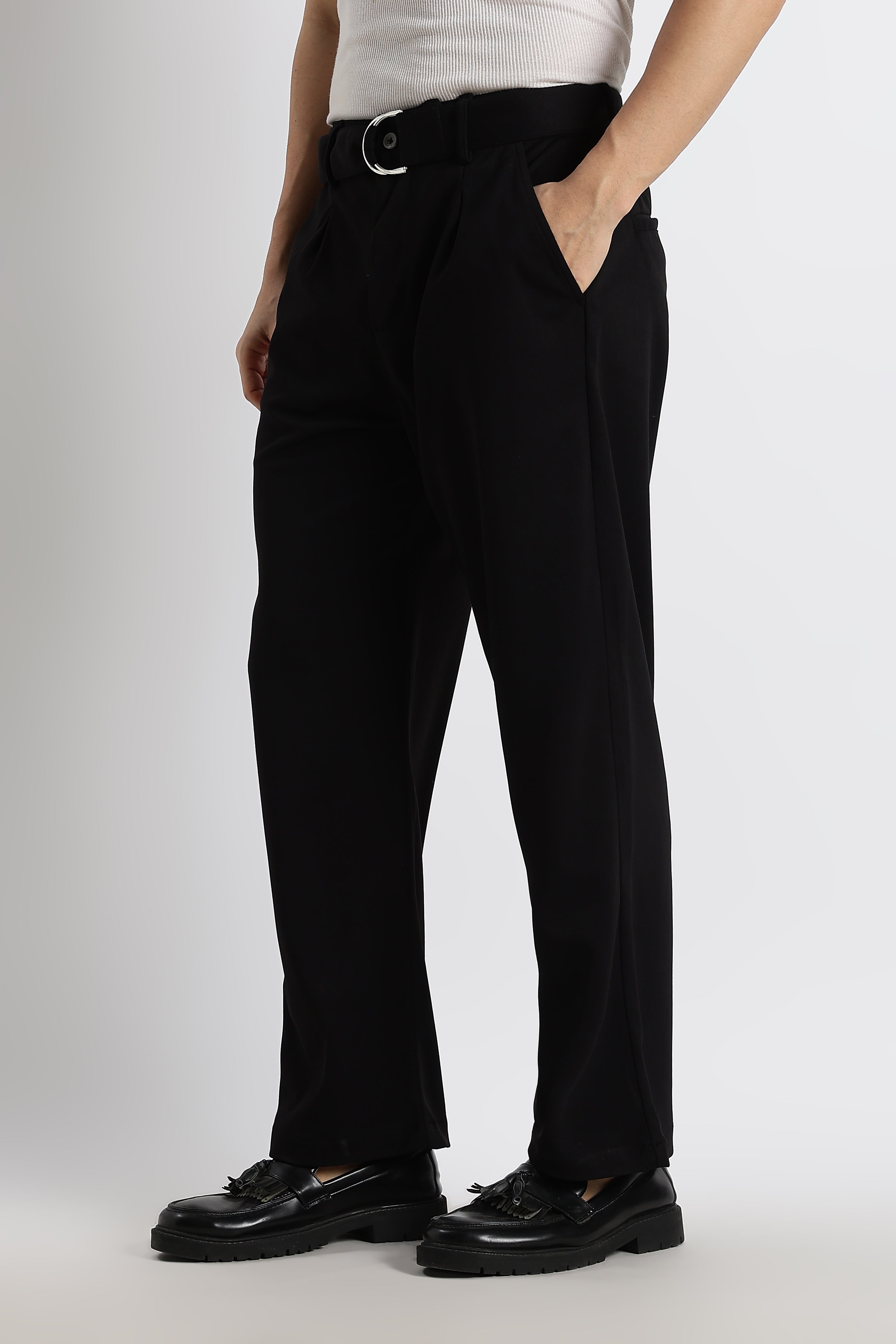 Relaxed Korean Fit Pants Black