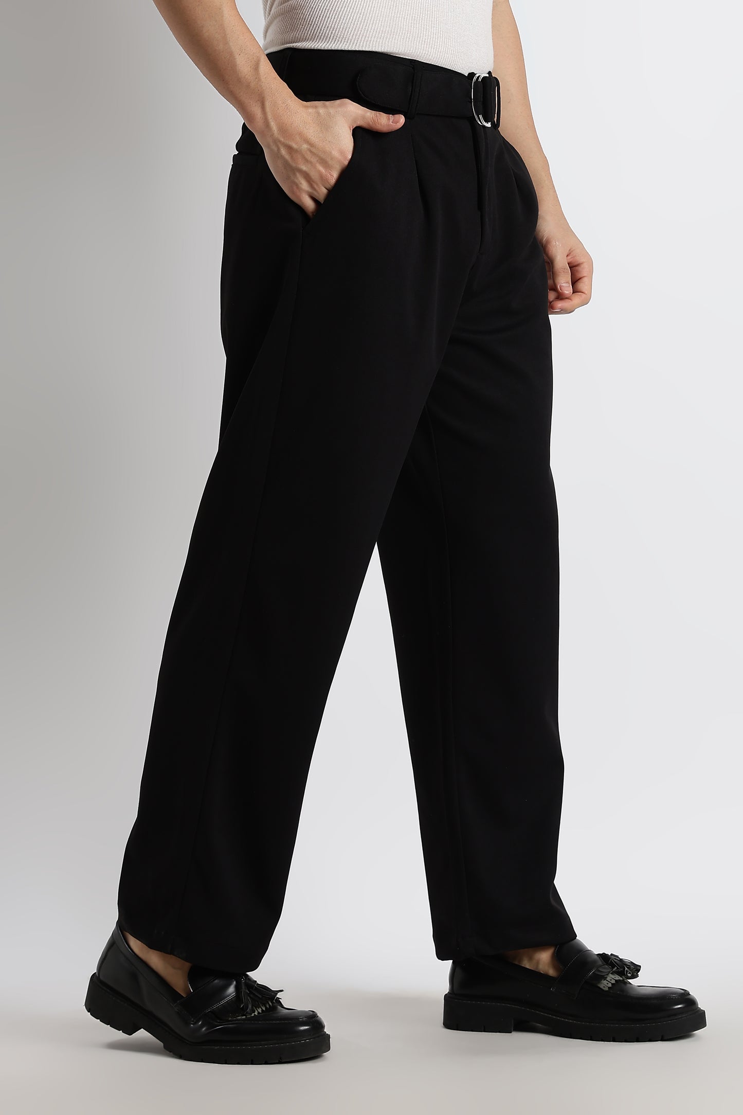 Relaxed Korean Fit Pants Black
